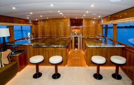Jarrett Bay 70 - Salon