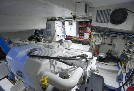 Jarrett Bay 43 HTX - engine room