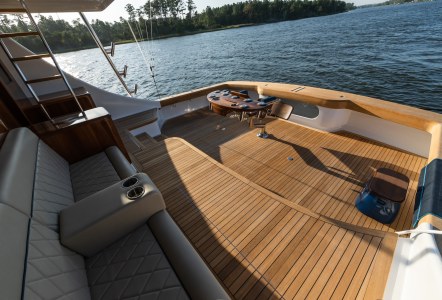 Jarrett Bay 84