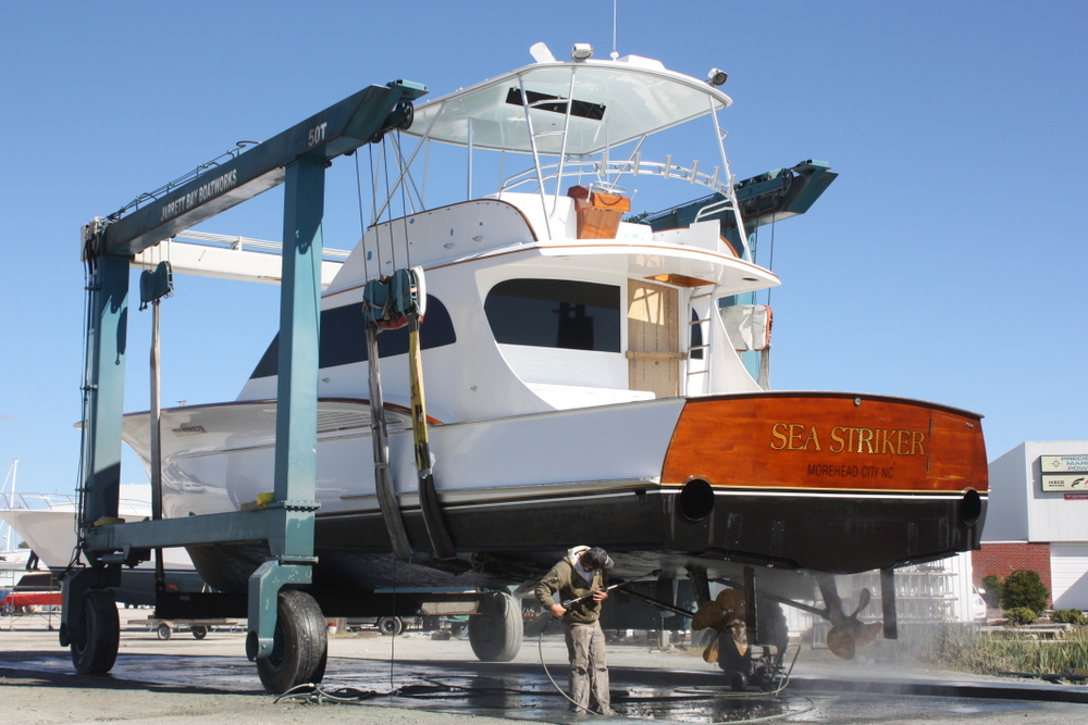 Winter Refit for 61′ Jarrett Bay, Sea Striker