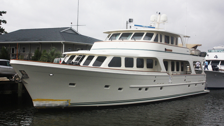 New Paint for this 80′ Offshore Motoryacht “Liberty”