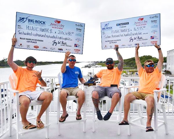 Pelagic Hunter checks at Big Rock